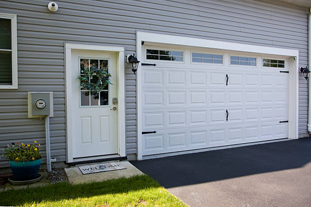 24/7 Emergency Garage Door Panel Replacement experts in Montrose, MI